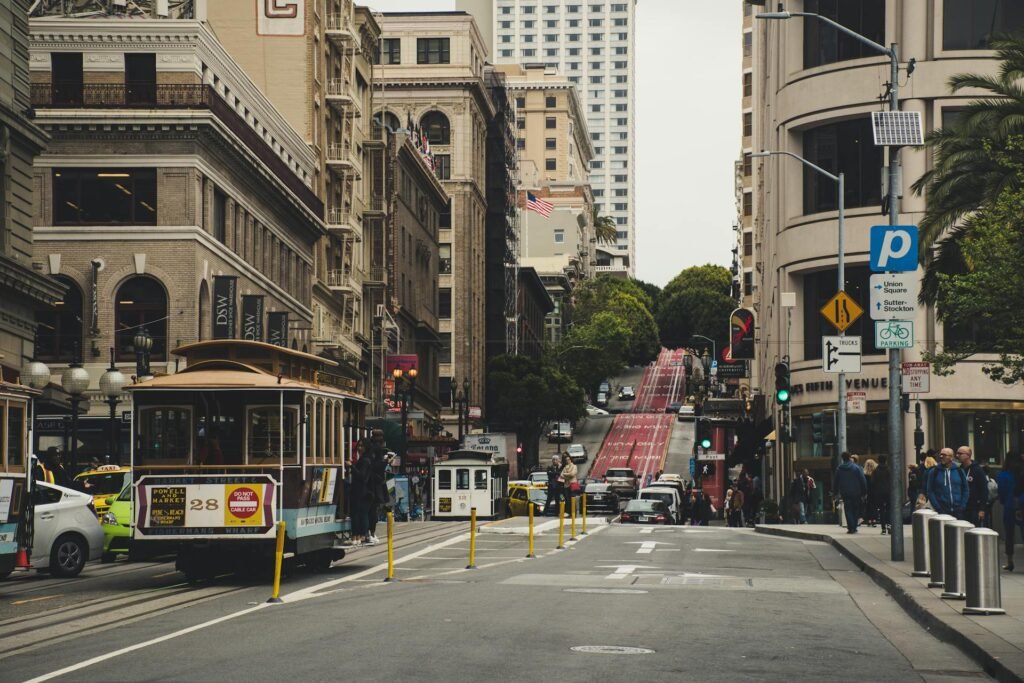 A street view of the streets around Union Square with cable cars